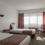 Logis - Belle Hotel, Lille-ouest ホテル