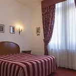Logis - Belle Hotel, Lille-ouest 3*