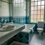 ホテル Logis - Belle Hotel, Lille-ouest 3*