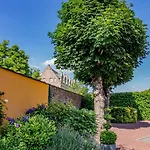 ホテル Logis - Belle Hotel, Lille-ouest バイレウル