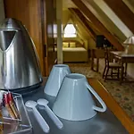 Logis - Belle Hotel, Lille-ouest ホテル バイレウル