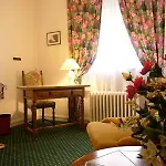 ホテル Logis - Belle Hotel, Lille-ouest バイレウル