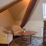 ホテル Logis - Belle Hotel, Lille-ouest 3*
