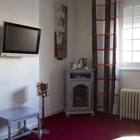 Hotel Logis - Belle Hotel, Lille-ouest 3*