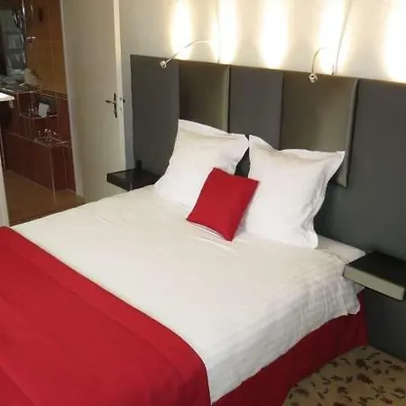 Logis - Belle Hotel, Lille-ouest 3*