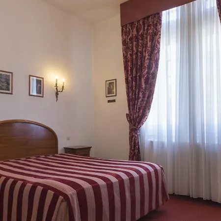 Logis - Belle Hotel, Lille-ouest 3*