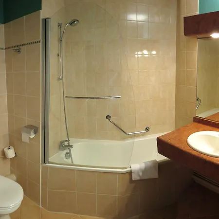 Logis - Belle Hotel, Lille-ouest 3*