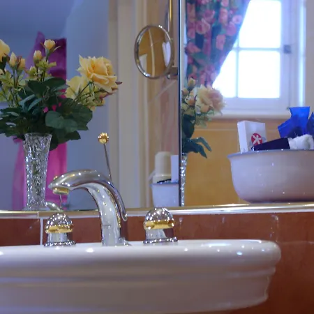 Hotel Logis - Belle Hotel, Lille-ouest Bailleul (Nord)