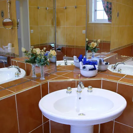 Logis - Belle Hotel, Lille-ouest