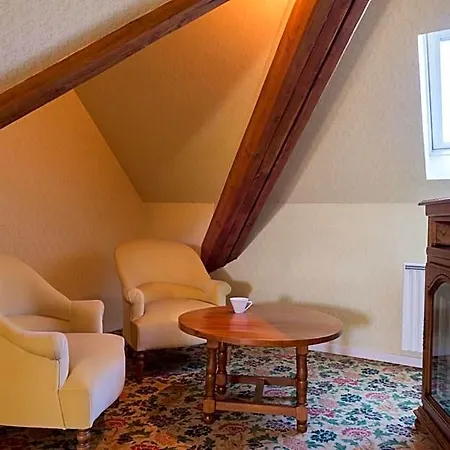 호텔 Logis - Belle Hotel, Lille-ouest 3*