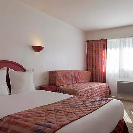 Logis - Belle Hotel, Lille-ouest 호텔 3*