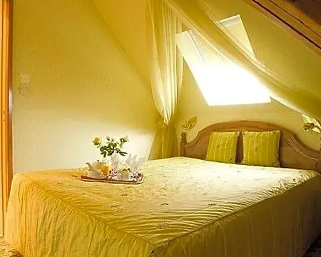 Logis - Belle Hotel, Lille-ouest 호텔