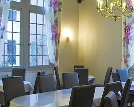 호텔 Logis - Belle Hotel, Lille-ouest 3*