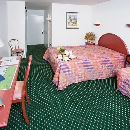 Hotel Logis - Belle Hotel, Lille-ouest Bailleul (Nord)
