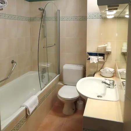 Hotel Logis - Belle Hotel, Lille-ouest 3*